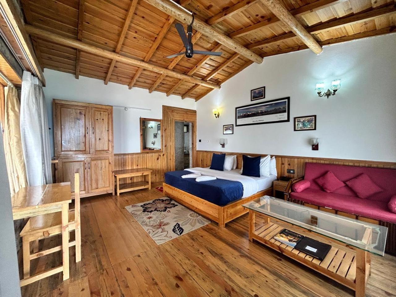 Kasar Himalaya Holiday Resort, Binsar Rd Almora Eksteriør bilde