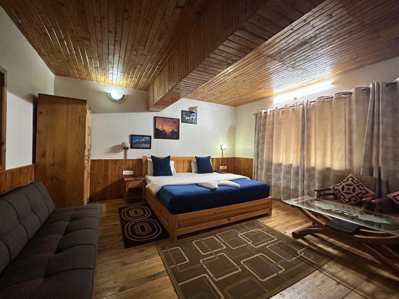 Kasar Himalaya Holiday Resort, Binsar Rd Almora Eksteriør bilde