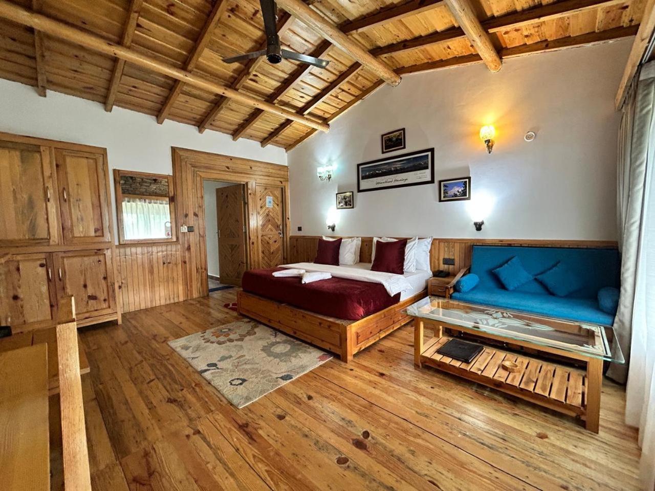 Kasar Himalaya Holiday Resort, Binsar Rd Almora Eksteriør bilde