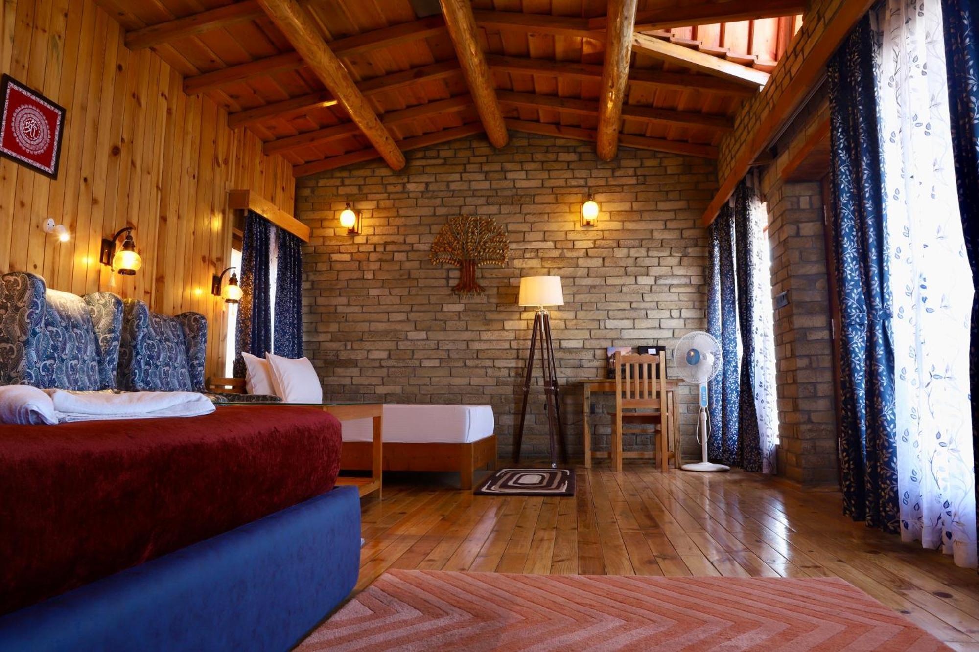 Kasar Himalaya Holiday Resort, Binsar Rd Almora Eksteriør bilde