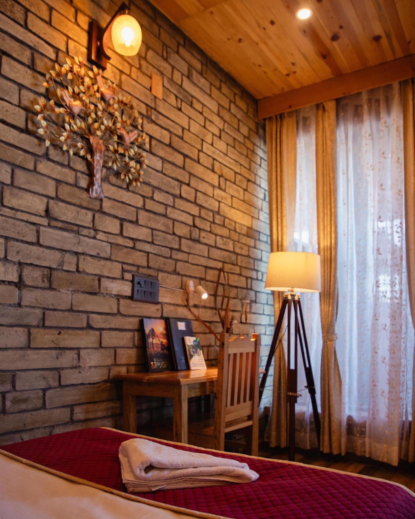 Kasar Himalaya Holiday Resort, Binsar Rd Almora Eksteriør bilde