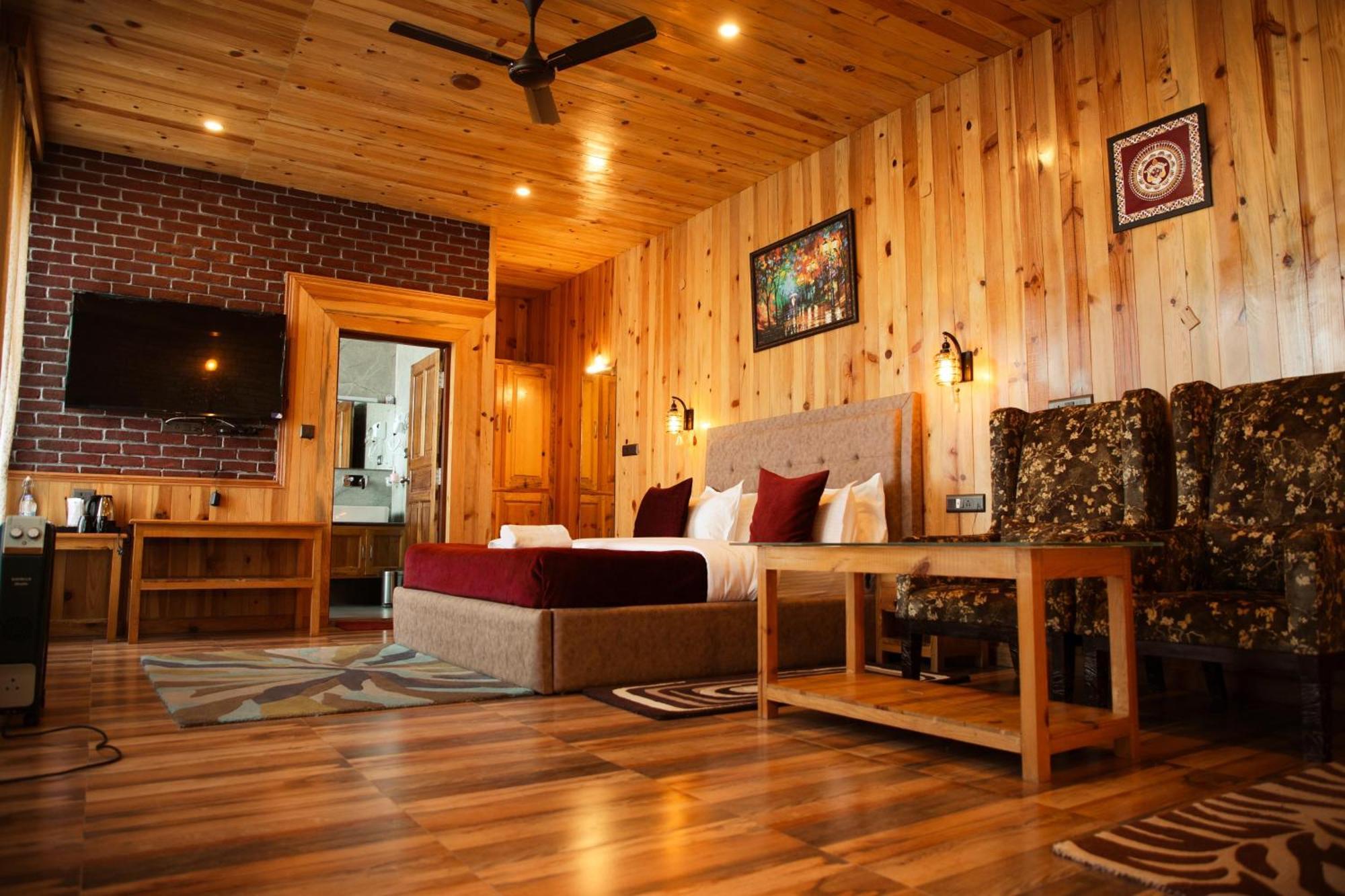 Kasar Himalaya Holiday Resort, Binsar Rd Almora Eksteriør bilde